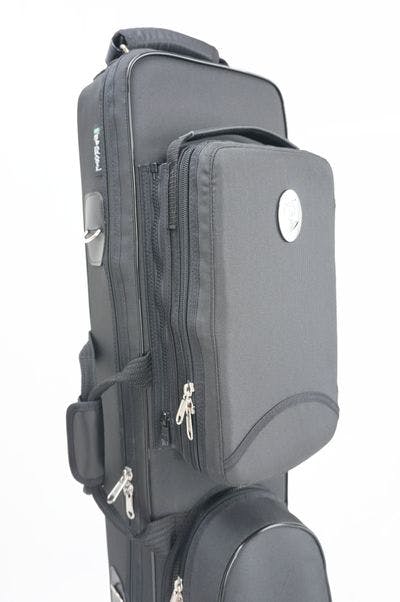 Detail of the case with detachable zipper system