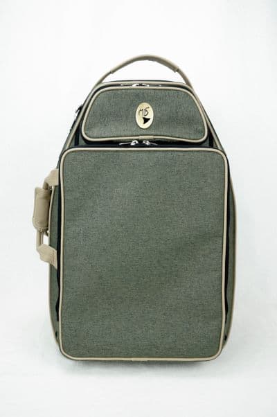 Possible optional: Sheet music bag fixed with detachable zipper system (extra cost) - colors: nylon in cationic green and all details in leather beige with metal logo