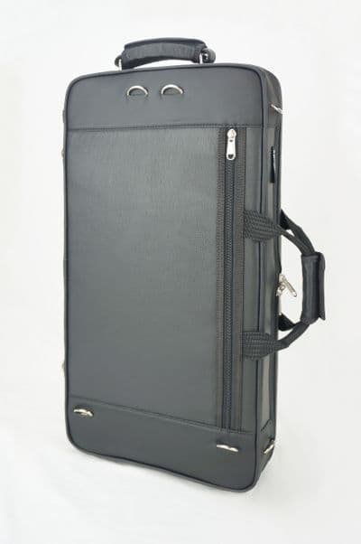 Cover in leather black with metal logo