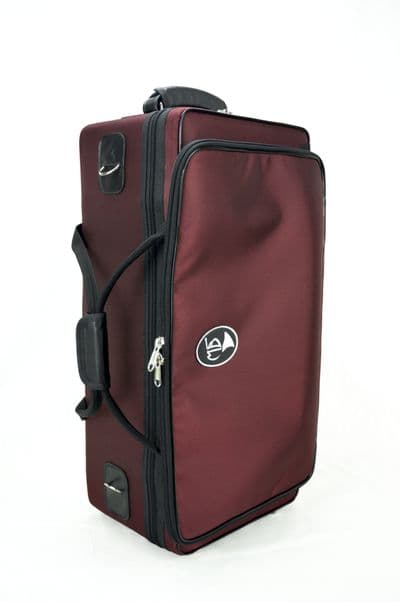 Possible option: with sheet music bag fixed with detachable zipper system (extra cost)