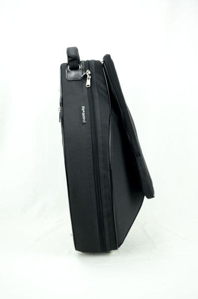 Cover in nylon black and standard logo with optional bag sheet music