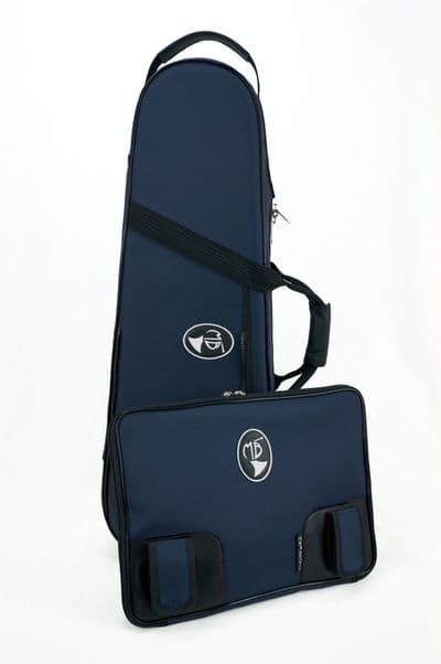 Frente do estojo externo com pasta para partitura com sistema de zíper destacável