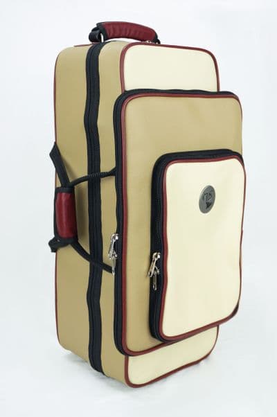 Cover in leather beige and ivory with trim in leather wine and metal logo