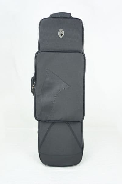 Capa em nylon preto e logo metal
