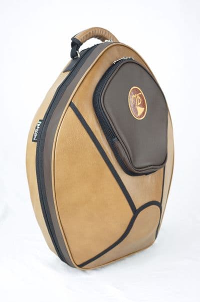 Cover in leather light brown and dark brown with embroidery logo