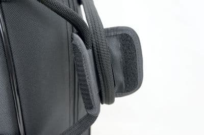 Pegador lateral desmontável em couro e velcro