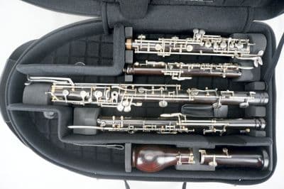 Internal case for english horn with fixed extension