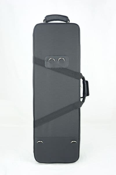 Capa em nylon preto e logo metal