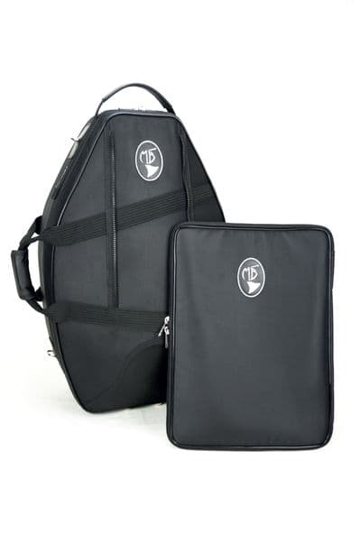 Frente do estojo externo com pasta para partitura com sistema de zíper destacável