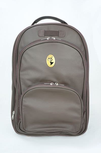Cover in leather dark brown and metal logo