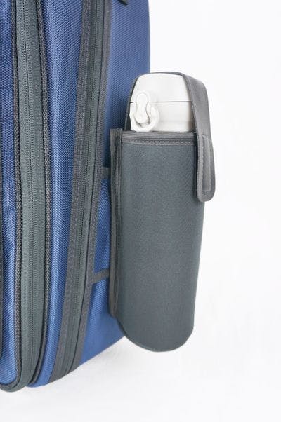Garrafa térmica com suporte para mochila